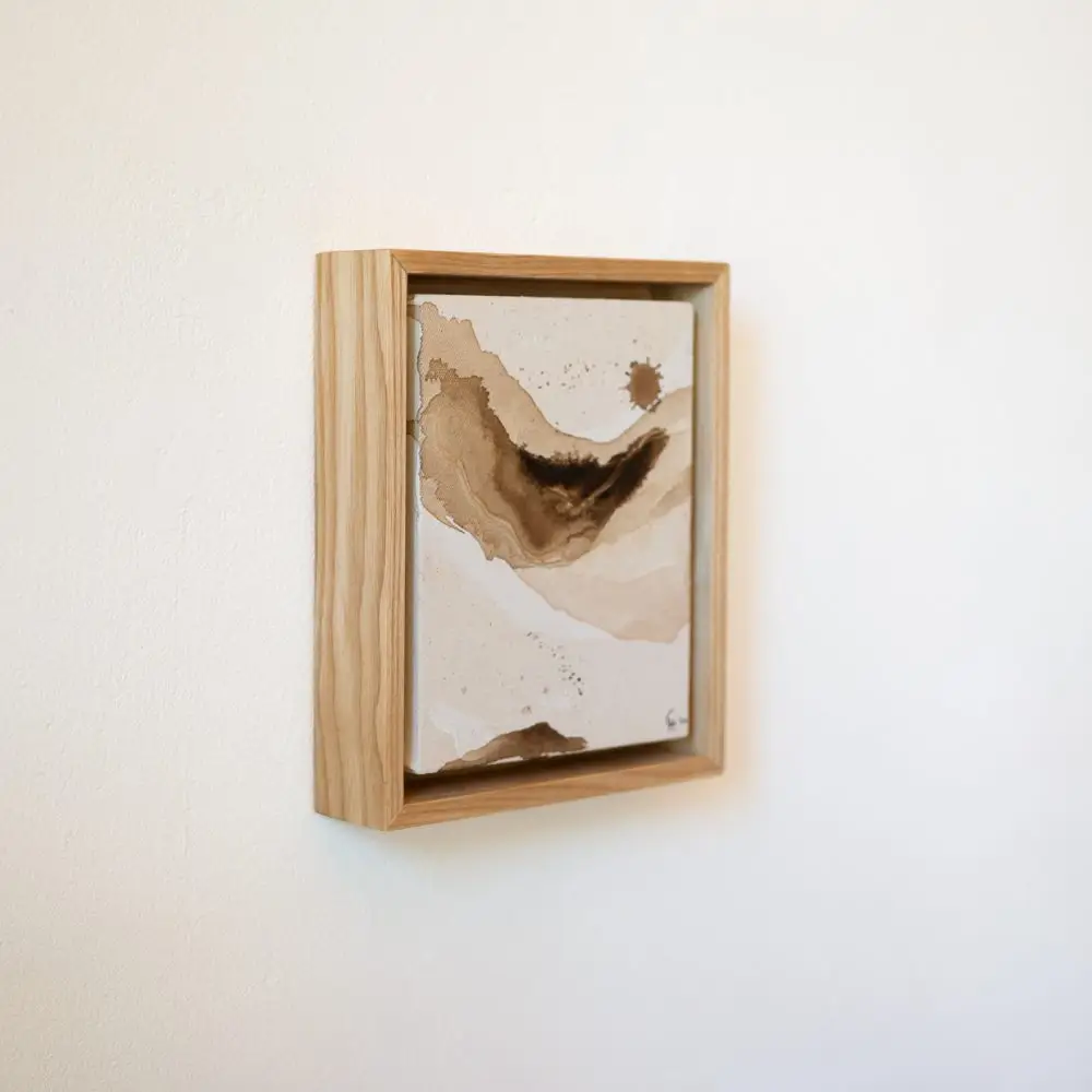 Kleine Leinwand im Schattenfugenrahmen