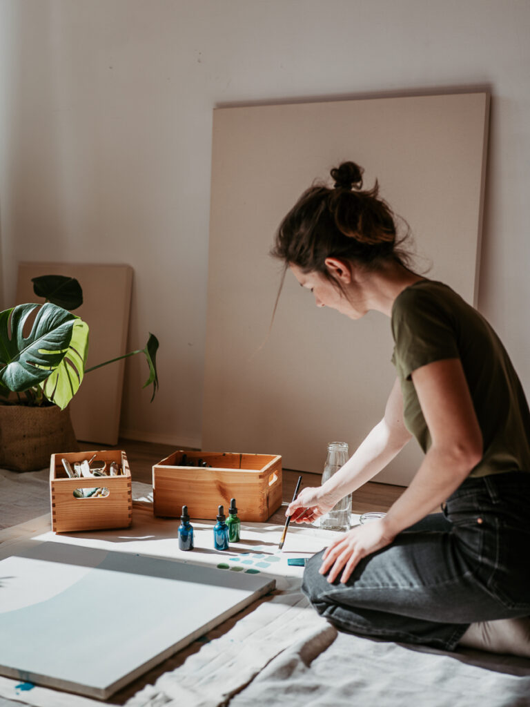 Online Painting Course - Creative Community - Support -Membership Are - Your creative space - learning platform